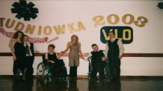 KLasowe zdjęcie ze studniówki w 2003 roku