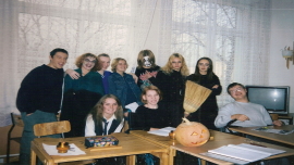 Zdjęcie ze szkolnego Haloween w 2002 roku